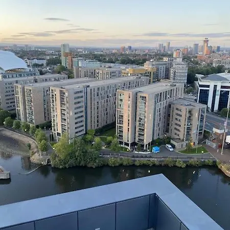 Modern Trafford 1Br Apartment-Free Parking-Cinema Room Manchester Exterior foto